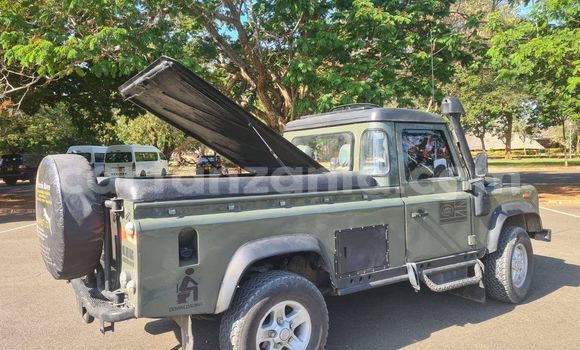 Buy Used Land Rover Defender Green Car in Dar es Salaam in Dar es Salaam Buy Used Land Rover Defender Green Car in Dar es Salaam in Dar es Salaam