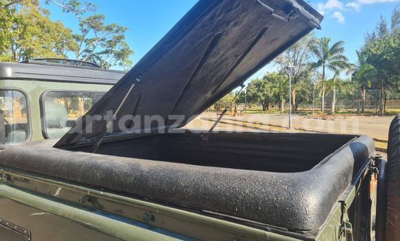 Buy Used Land Rover Defender Green Car in Dar es Salaam in Dar es Salaam Buy Used Land Rover Defender Green Car in Dar es Salaam in Dar es Salaam