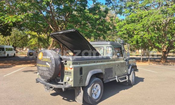 Buy Used Land Rover Defender Green Car in Dar es Salaam in Dar es Salaam Buy Used Land Rover Defender Green Car in Dar es Salaam in Dar es Salaam