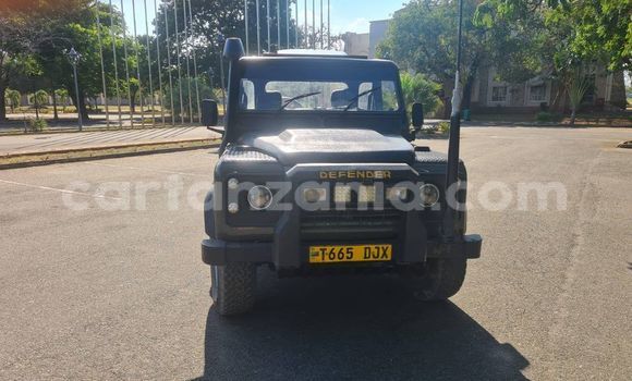 Buy Used Land Rover Defender Green Car in Dar es Salaam in Dar es Salaam Buy Used Land Rover Defender Green Car in Dar es Salaam in Dar es Salaam