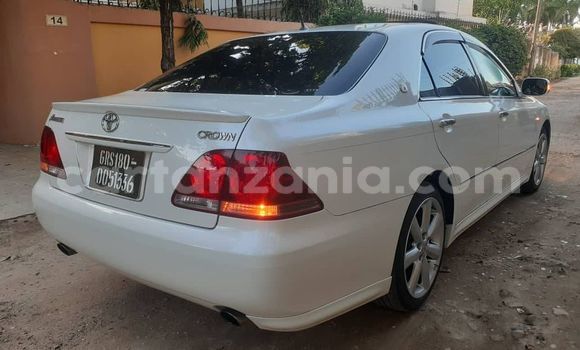 Buy Used Toyota Crown White Car in Dar es Salaam in Dar es Salaam Buy Used Toyota Crown White Car in Dar es Salaam in Dar es Salaam