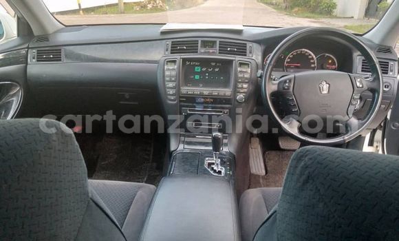 Buy Used Toyota Crown White Car in Dar es Salaam in Dar es Salaam Buy Used Toyota Crown White Car in Dar es Salaam in Dar es Salaam