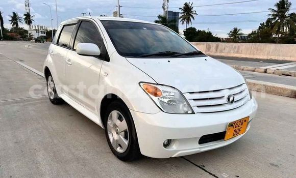 Nunua Ilio tumika Toyota IST Nyeupe Gari ndani ya Dar es Salaam nchini Dar es Salaam Nunua Ilio tumika Toyota IST Nyeupe Gari ndani ya Dar es Salaam nchini Dar es Salaam