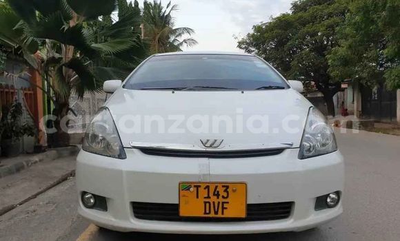 Buy Used Toyota Wish White Car in Dar es Salaam in Dar es Salaam
