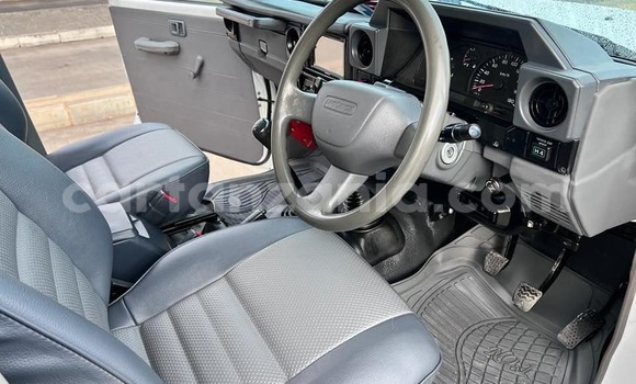 Buy Used Toyota Land Cruiser White Car in Dar es Salaam in Dar es Salaam Buy Used Toyota Land Cruiser White Car in Dar es Salaam in Dar es Salaam