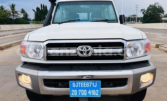 Buy Used Toyota Land Cruiser White Car in Dar es Salaam in Dar es Salaam Buy Used Toyota Land Cruiser White Car in Dar es Salaam in Dar es Salaam