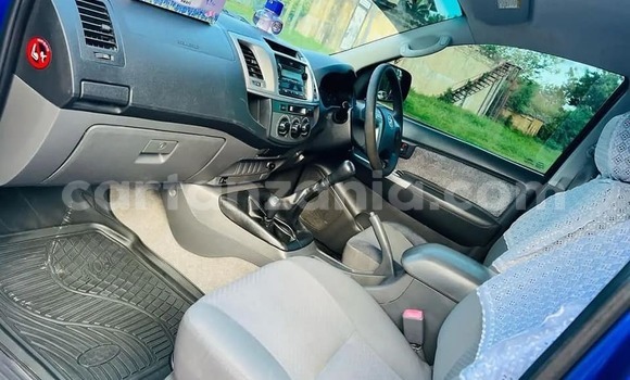 Nunua Ilio tumika Toyota Hilux Bluu Gari ndani ya Dar es Salaam nchini Dar es Salaam Nunua Ilio tumika Toyota Hilux Bluu Gari ndani ya Dar es Salaam nchini Dar es Salaam