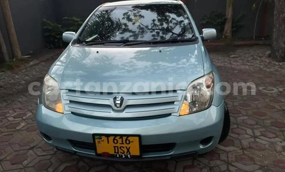 Buy Used Toyota IST Blue Car in Dar es Salaam in Dar es Salaam