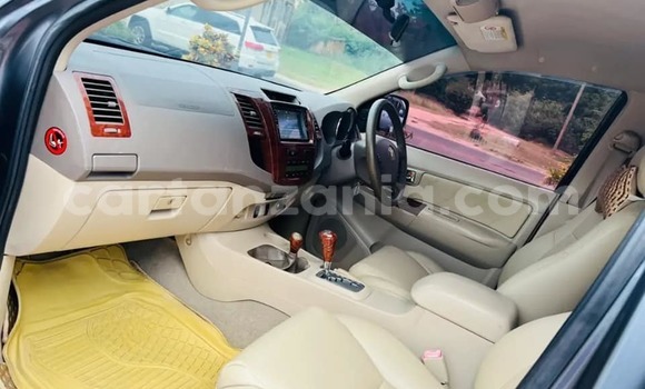Nunua Ilio tumika Toyota Fortuner Nyingine Gari ndani ya Dar es Salaam nchini Dar es Salaam Nunua Ilio tumika Toyota Fortuner Nyingine Gari ndani ya Dar es Salaam nchini Dar es Salaam