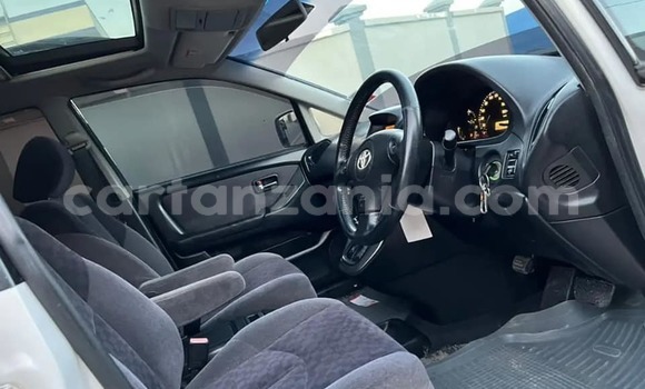 Nunua Ilio tumika Toyota Harrier Nyeupe Gari ndani ya Dar es Salaam nchini Dar es Salaam Nunua Ilio tumika Toyota Harrier Nyeupe Gari ndani ya Dar es Salaam nchini Dar es Salaam
