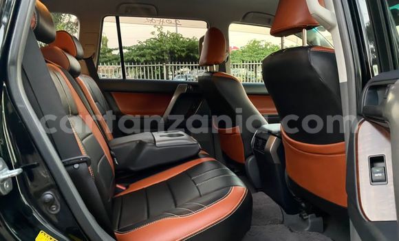 Nunua Imported Toyota Land Cruiser Prado Nyeusi Gari ndani ya Dar es Salaam nchini Dar es Salaam Nunua Imported Toyota Land Cruiser Prado Nyeusi Gari ndani ya Dar es Salaam nchini Dar es Salaam