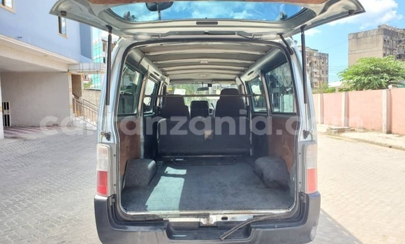 Nunua Ilio tumika Nissan Caravan Nyeupe Gari ndani ya Dar es Salaam nchini Dar es Salaam Nunua Ilio tumika Nissan Caravan Nyeupe Gari ndani ya Dar es Salaam nchini Dar es Salaam
