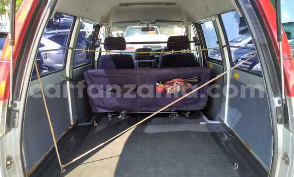 Nunua Ilio tumika Toyota Noah Fedha Gari ndani ya Dar es Salaam nchini Dar es Salaam Nunua Ilio tumika Toyota Noah Fedha Gari ndani ya Dar es Salaam nchini Dar es Salaam