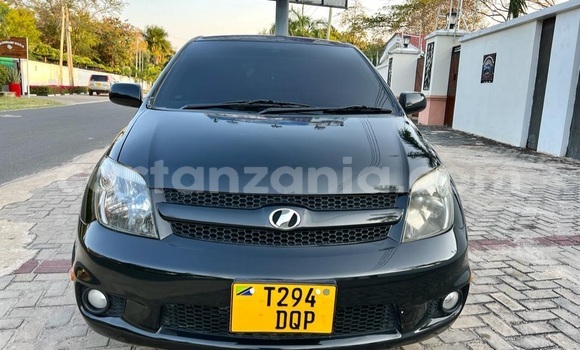 Buy Used Toyota IST Black Car in Dar es Salaam in Dar es Salaam
