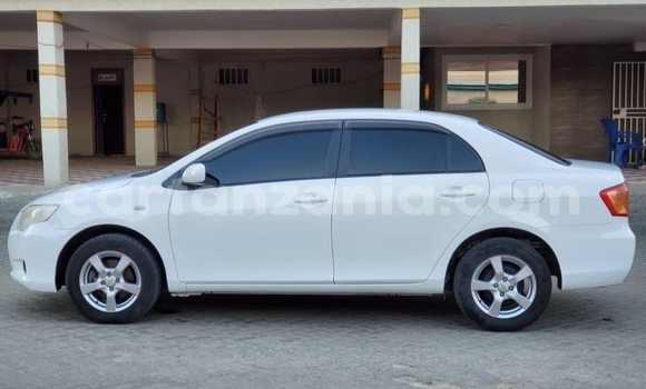Nunua Imported Toyota Corolla Nyeupe Gari ndani ya Dar es Salaam nchini Dar es Salaam