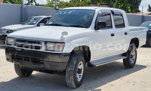 Nunua Ilio tumika Toyota Hilux Nyeupe Gari ndani ya Dar es Salaam nchini Dar es Salaam Nunua Ilio tumika Toyota Hilux Nyeupe Gari ndani ya Dar es Salaam nchini Dar es Salaam