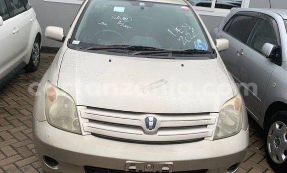 Buy Used Toyota IST Brown Car in Dar es Salaam in Dar es Salaam Buy Used Toyota IST Brown Car in Dar es Salaam in Dar es Salaam