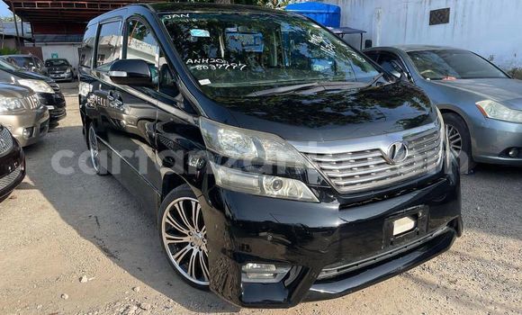 Nunua Ilio tumika Toyota Vellfire Nyeusi Gari ndani ya Dar es Salaam nchini Dar es Salaam