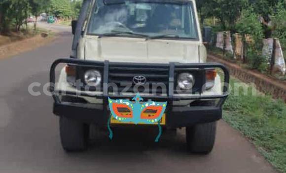 Buy Used Toyota Land Cruiser Brown Car in Dar es Salaam in Dar es Salaam Buy Used Toyota Land Cruiser Brown Car in Dar es Salaam in Dar es Salaam