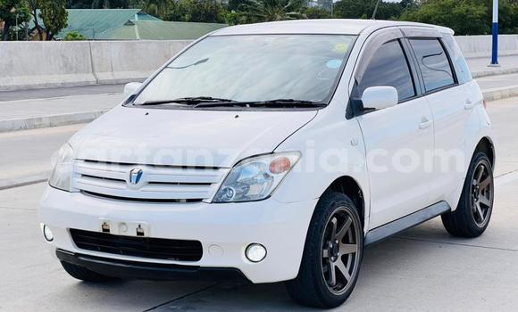 Nunua Imported Toyota IST Nyeupe Gari ndani ya Dar es Salaam nchini Dar es Salaam Nunua Imported Toyota IST Nyeupe Gari ndani ya Dar es Salaam nchini Dar es Salaam