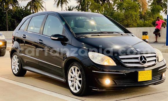 Nunua Imported Mercedes-Benz A200 Nyeusi Gari ndani ya Dar es Salaam nchini Dar es Salaam Nunua Imported Mercedes-Benz A200 Nyeusi Gari ndani ya Dar es Salaam nchini Dar es Salaam