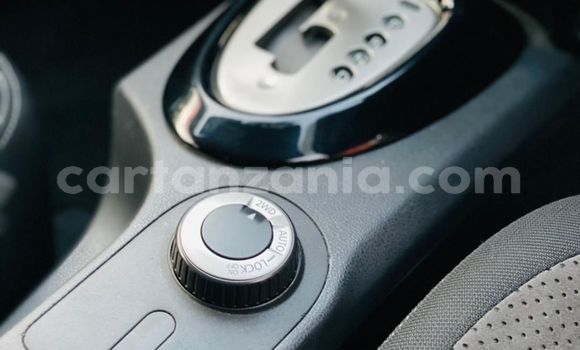 Nunua Ilio tumika Nissan Dualis Nyeusi Gari ndani ya Dar es Salaam nchini Dar es Salaam Nunua Ilio tumika Nissan Dualis Nyeusi Gari ndani ya Dar es Salaam nchini Dar es Salaam