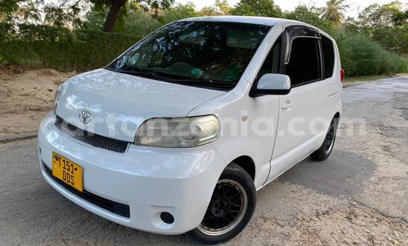 Buy Used Toyota Porte White Car in Dar es Salaam in Dar es Salaam Buy Used Toyota Porte White Car in Dar es Salaam in Dar es Salaam