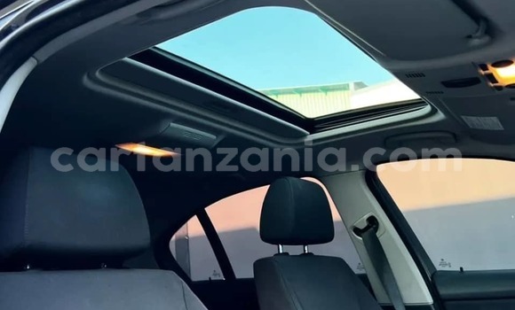 Nunua Imported BMW 3–Series Nyeusi Gari ndani ya Dar es Salaam nchini Dar es Salaam Nunua Imported BMW 3–Series Nyeusi Gari ndani ya Dar es Salaam nchini Dar es Salaam