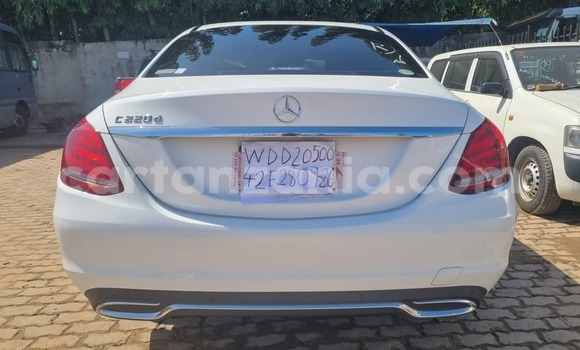 Nunua Imported Mercedes-Benz C-Classe Nyeupe Gari ndani ya Dar es Salaam nchini Dar es Salaam Nunua Imported Mercedes-Benz C-Classe Nyeupe Gari ndani ya Dar es Salaam nchini Dar es Salaam