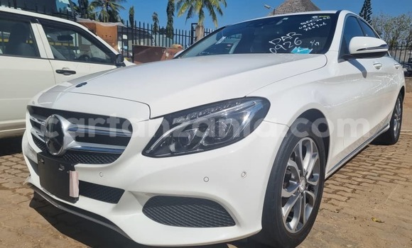 Nunua Imported Mercedes-Benz C-Classe Nyeupe Gari ndani ya Dar es Salaam nchini Dar es Salaam Nunua Imported Mercedes-Benz C-Classe Nyeupe Gari ndani ya Dar es Salaam nchini Dar es Salaam