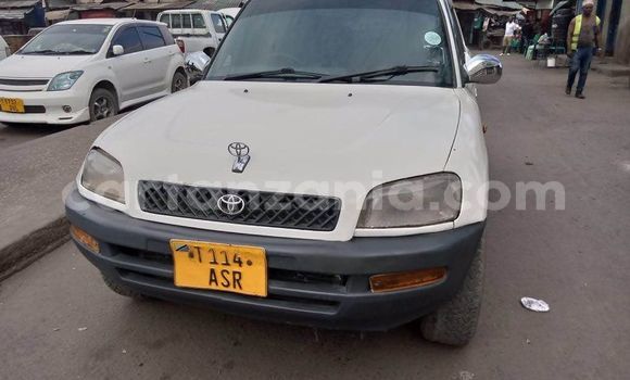 Buy Used Toyota RAV4 White Car in Dar es Salaam in Dar es Salaam Buy Used Toyota RAV4 White Car in Dar es Salaam in Dar es Salaam