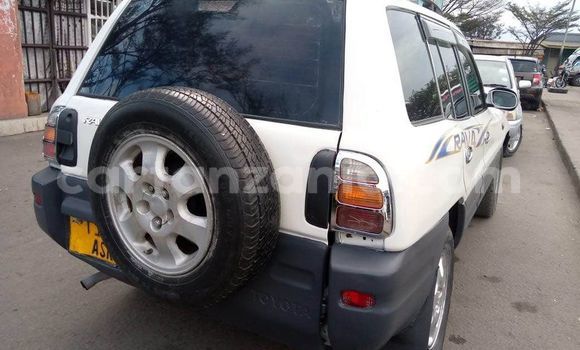 Buy Used Toyota RAV4 White Car in Dar es Salaam in Dar es Salaam Buy Used Toyota RAV4 White Car in Dar es Salaam in Dar es Salaam