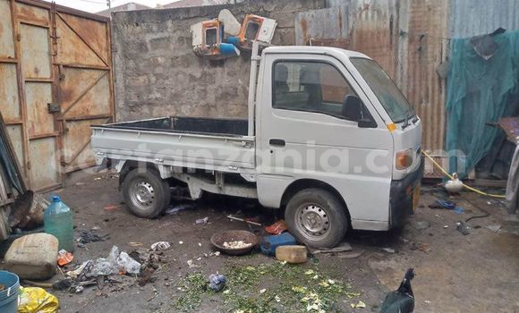 Buy Used Suzuki Carry White Car in Dar es Salaam in Dar es Salaam Buy Used Suzuki Carry White Car in Dar es Salaam in Dar es Salaam