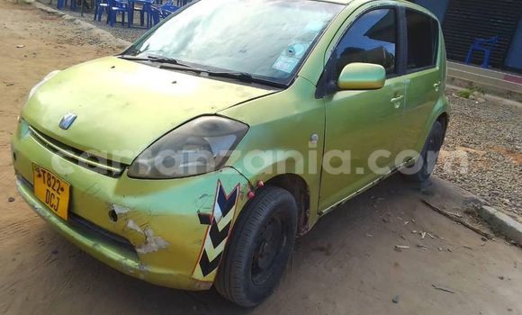 Nunua Ilio tumika Toyota Passo Kijani Gari ndani ya Dar es Salaam nchini Dar es Salaam