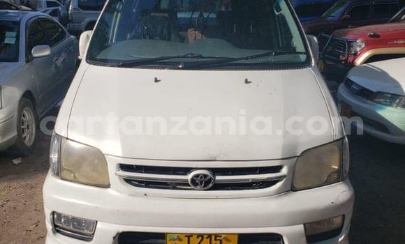 Buy Used Toyota Noah White Car in Dar es Salaam in Dar es Salaam