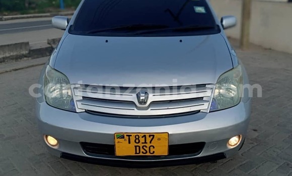 Buy Used Toyota IST Silver Car in Dar es Salaam in Dar es Salaam