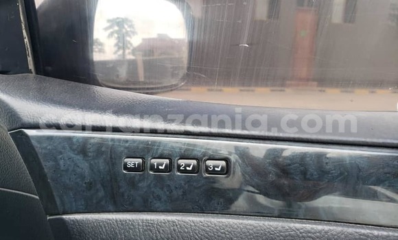 Buy Used Toyota Crown White Car in Dar es Salaam in Dar es Salaam Buy Used Toyota Crown White Car in Dar es Salaam in Dar es Salaam