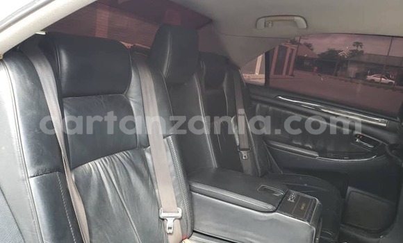 Buy Used Toyota Crown White Car in Dar es Salaam in Dar es Salaam Buy Used Toyota Crown White Car in Dar es Salaam in Dar es Salaam