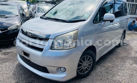 Nunua Mpya Toyota Noah Nyeusi Gari ndani ya Dar es Salaam nchini Dar es Salaam Nunua Mpya Toyota Noah Nyeusi Gari ndani ya Dar es Salaam nchini Dar es Salaam