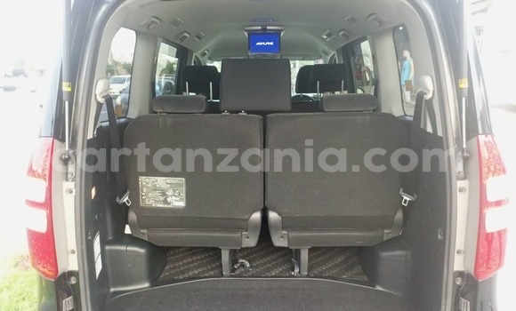 Nunua Imported Toyota Noah Nyeusi Gari ndani ya Dar es Salaam nchini Dar es Salaam Nunua Imported Toyota Noah Nyeusi Gari ndani ya Dar es Salaam nchini Dar es Salaam