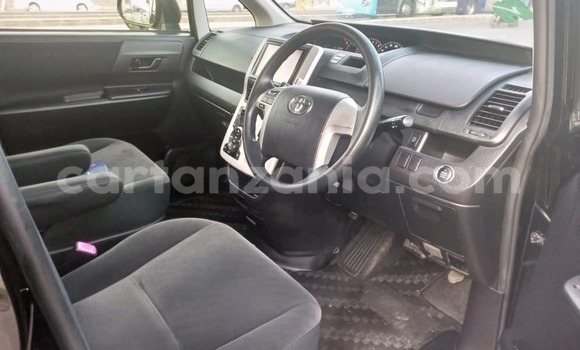 Nunua Imported Toyota Noah Nyeusi Gari ndani ya Dar es Salaam nchini Dar es Salaam Nunua Imported Toyota Noah Nyeusi Gari ndani ya Dar es Salaam nchini Dar es Salaam
