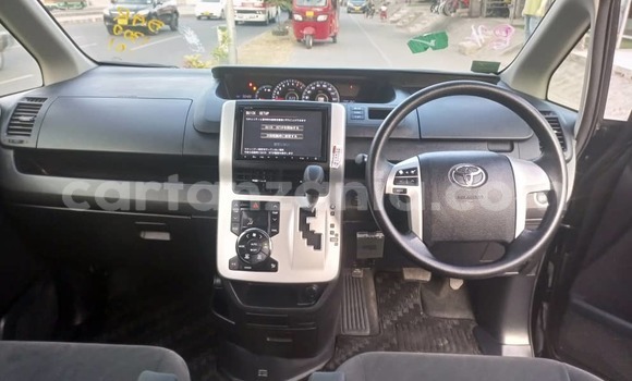 Nunua Imported Toyota Noah Nyeusi Gari ndani ya Dar es Salaam nchini Dar es Salaam Nunua Imported Toyota Noah Nyeusi Gari ndani ya Dar es Salaam nchini Dar es Salaam