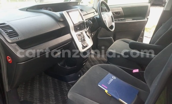 Nunua Imported Toyota Noah Nyeusi Gari ndani ya Dar es Salaam nchini Dar es Salaam Nunua Imported Toyota Noah Nyeusi Gari ndani ya Dar es Salaam nchini Dar es Salaam