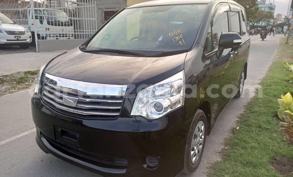 Nunua Imported Toyota Noah Nyeusi Gari ndani ya Dar es Salaam nchini Dar es Salaam Nunua Imported Toyota Noah Nyeusi Gari ndani ya Dar es Salaam nchini Dar es Salaam