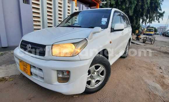 Buy Used Toyota RAV4 White Car in Dar es Salaam in Dar es Salaam Buy Used Toyota RAV4 White Car in Dar es Salaam in Dar es Salaam