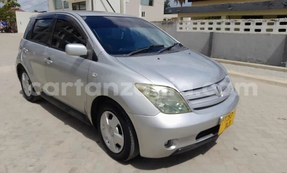 Buy Used Toyota IST Silver Car in Dar es Salaam in Dar es Salaam Buy Used Toyota IST Silver Car in Dar es Salaam in Dar es Salaam