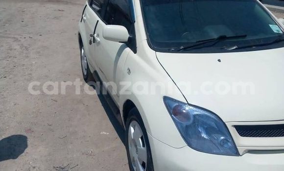 Buy Used Toyota IST White Car in Dar es Salaam in Dar es Salaam