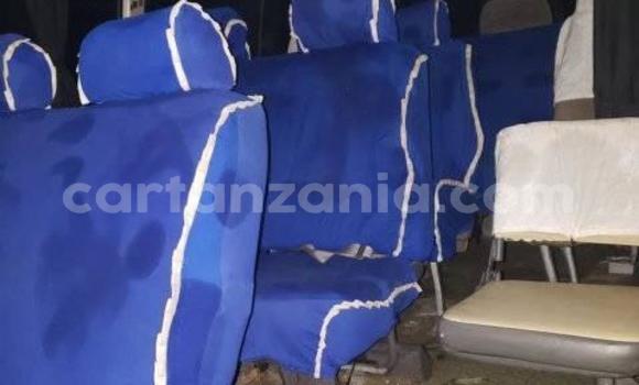 Nunua Ilio tumika Nissan Caravan Nyeupe Gari ndani ya Dar es Salaam nchini Dar es Salaam Nunua Ilio tumika Nissan Caravan Nyeupe Gari ndani ya Dar es Salaam nchini Dar es Salaam