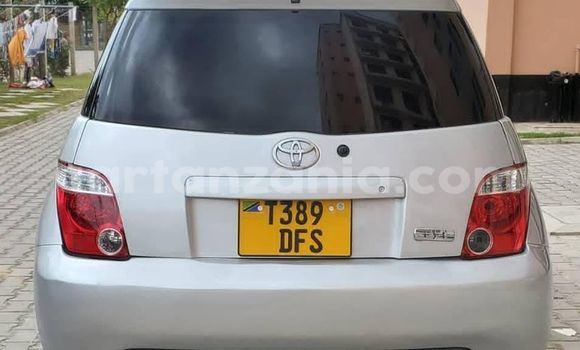 Buy Used Toyota IST Silver Car in Dar es Salaam in Dar es Salaam Buy Used Toyota IST Silver Car in Dar es Salaam in Dar es Salaam