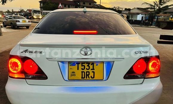 Buy Used Toyota Crown White Car in Dar es Salaam in Dar es Salaam Buy Used Toyota Crown White Car in Dar es Salaam in Dar es Salaam